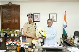 चंडीगढ़ पुलिस को बड़ा गौरव : चंडीगढ़ पुलिस को मिलेगा ‘प्रेसीडेंट्स पुलिस कलर’, डीजीपी सागर प्रीत हुड्डा ने राज्यपाल से की मुलाकात