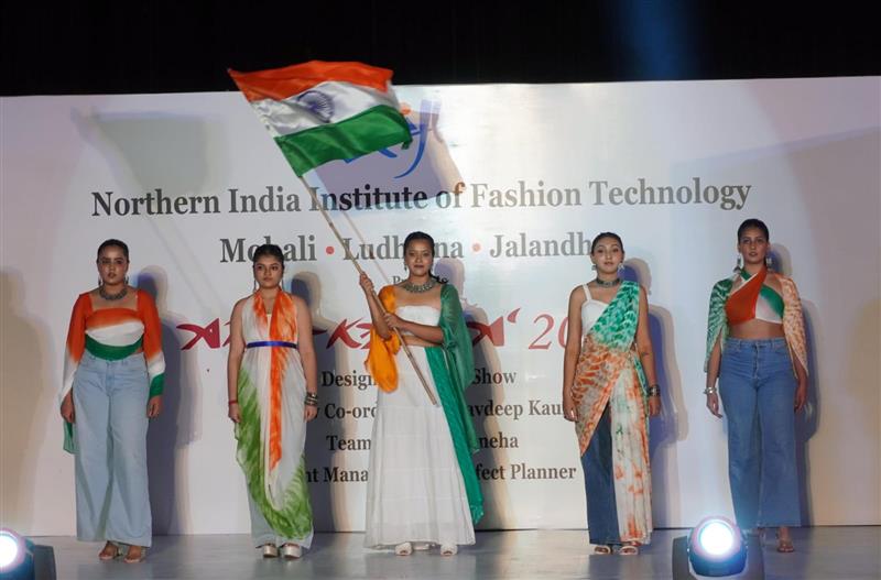अनुकामा 24 में एनआईआईएफटी  स्टूडेंट्स द्वारा तैयार किए गए क्रिएशंस को पेश किया गया